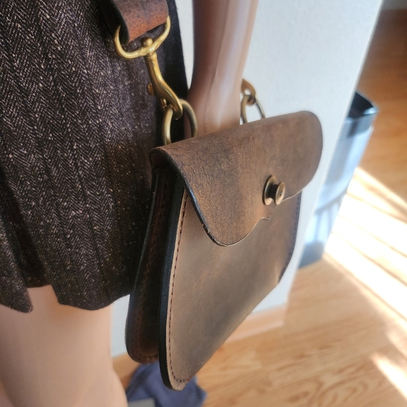 Distressed Rustic INDIE SLEEZE  DENNIS KNIGHT LEATHER crossbody, EUC - Picture 7 of 16